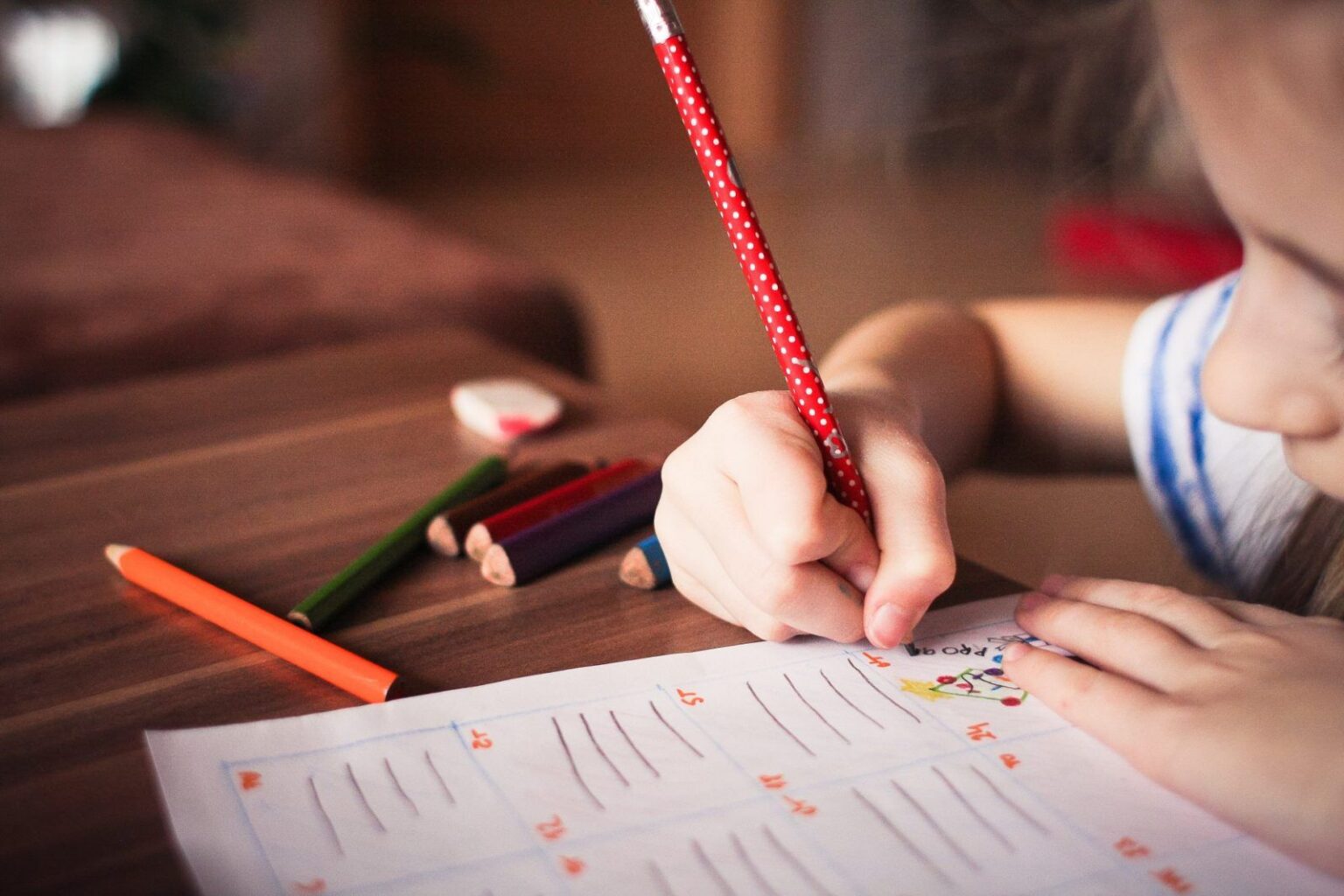 Dítě by před nástupem do školy mělo umět držet tužku
